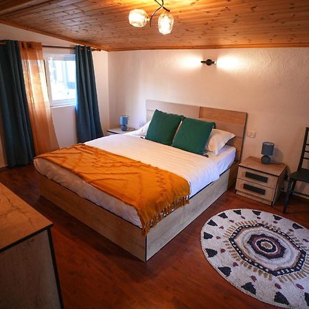 Ferienwohnung Grandpa House-Attic App 4 Tirana Exterior foto