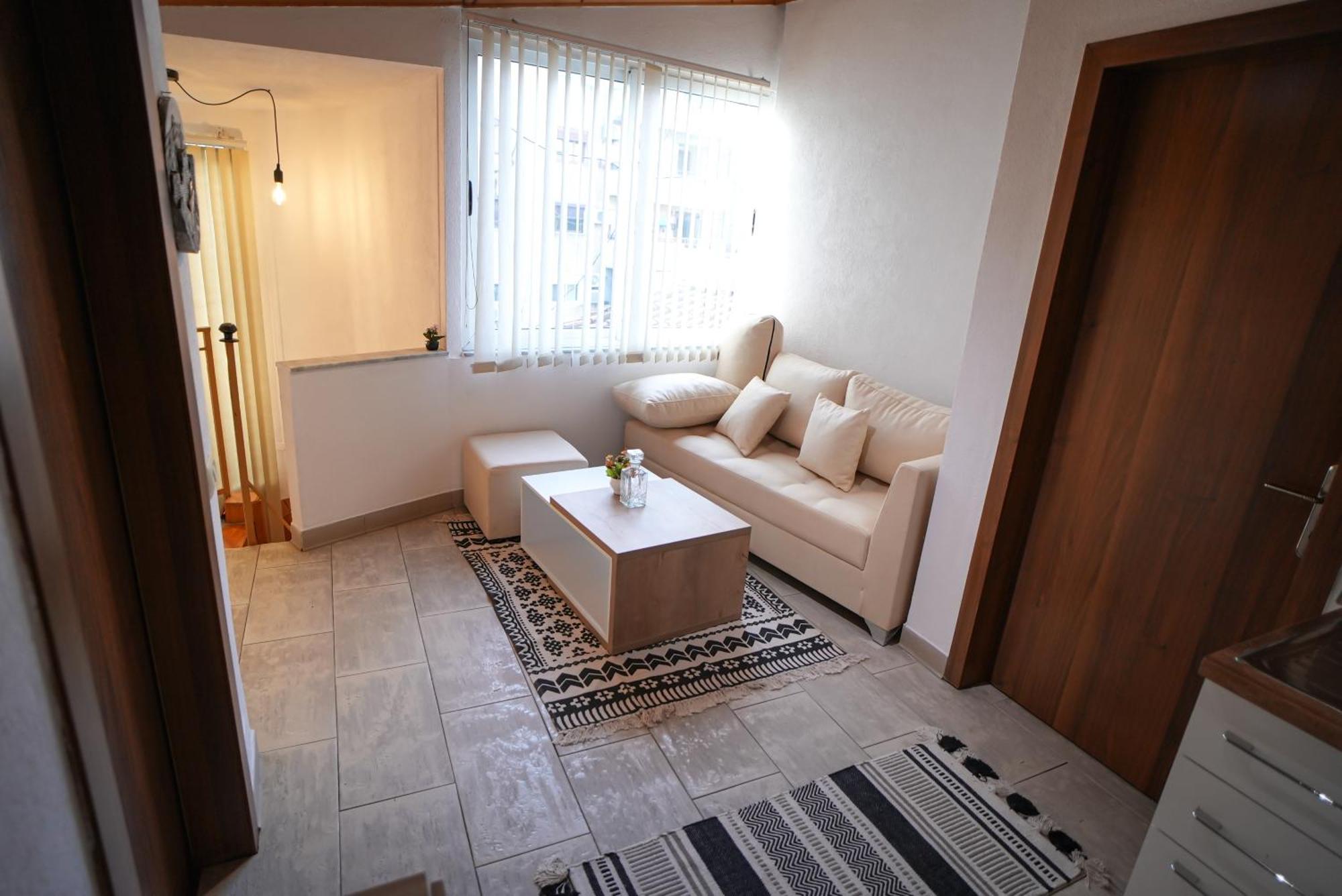 Ferienwohnung Grandpa House-Attic App 4 Tirana Exterior foto