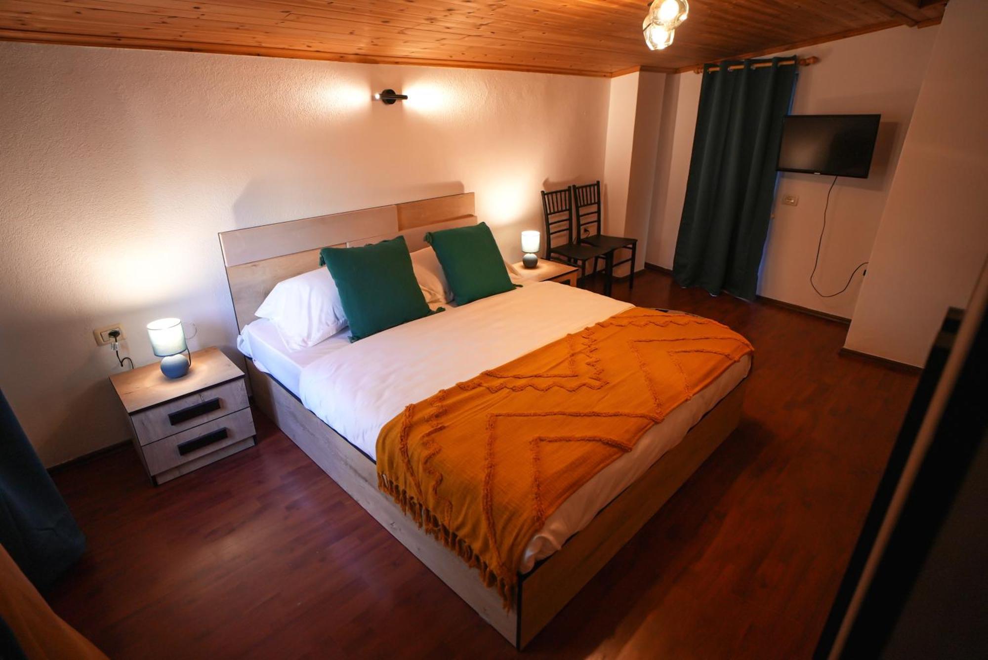 Ferienwohnung Grandpa House-Attic App 4 Tirana Exterior foto