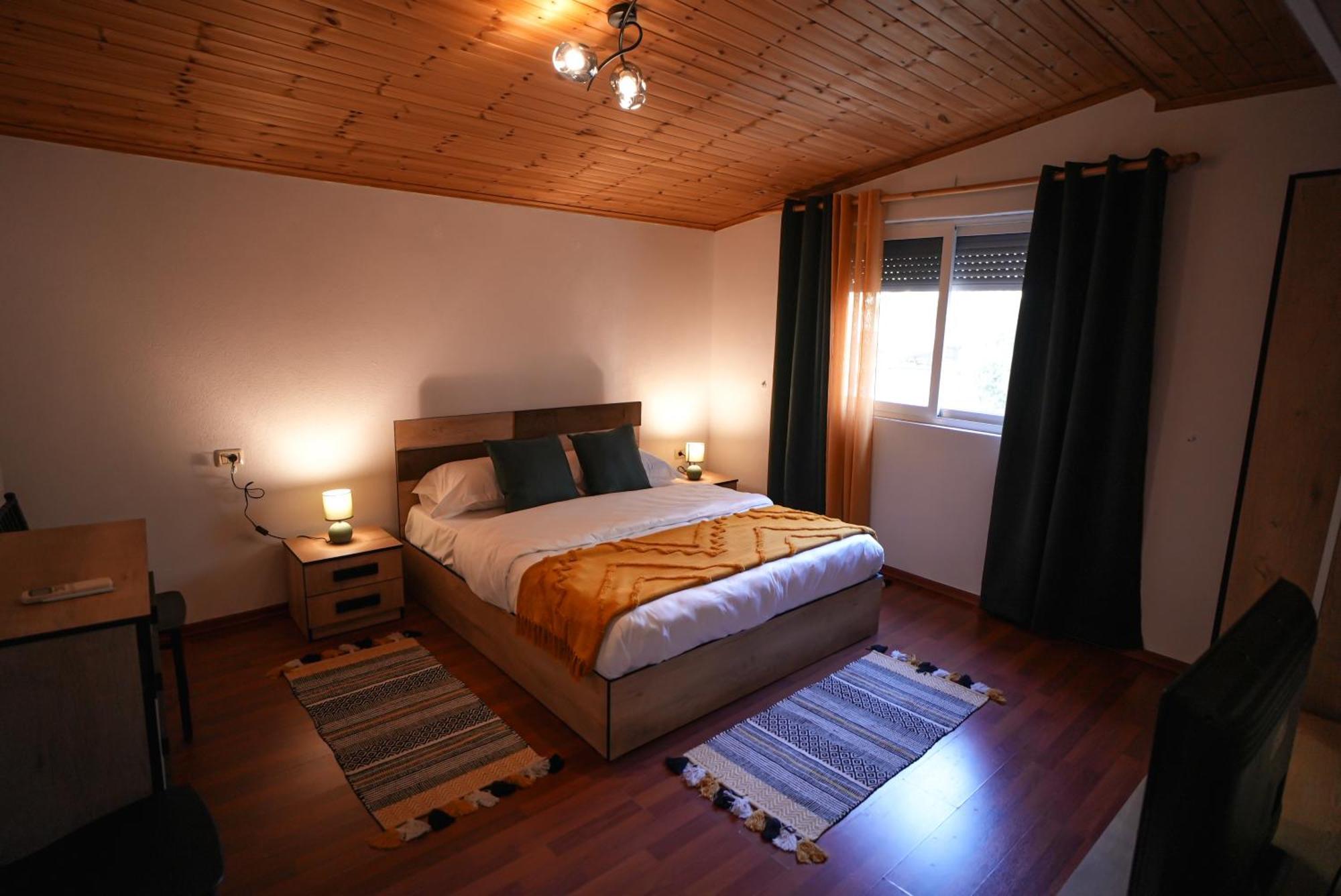 Ferienwohnung Grandpa House-Attic App 4 Tirana Exterior foto